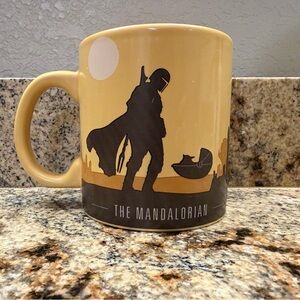 Star Wars The Mandalorian & Grogu Baby Yoda 20 oz Coffee Mug Desert Yellow Brown